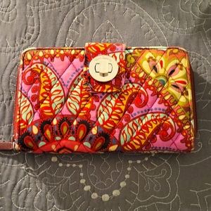 Vera Bradley turn key wallet